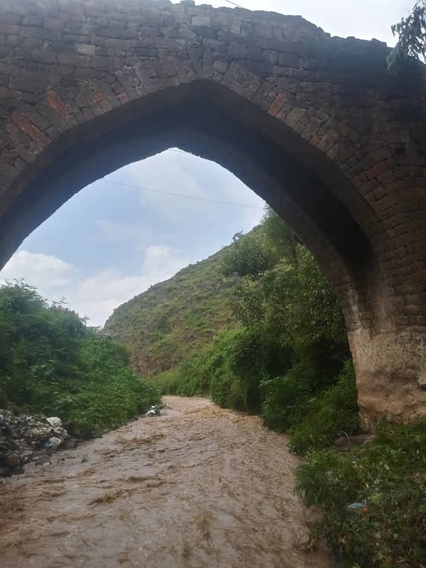 انهيار جزء من جسر سرمد - جبلة